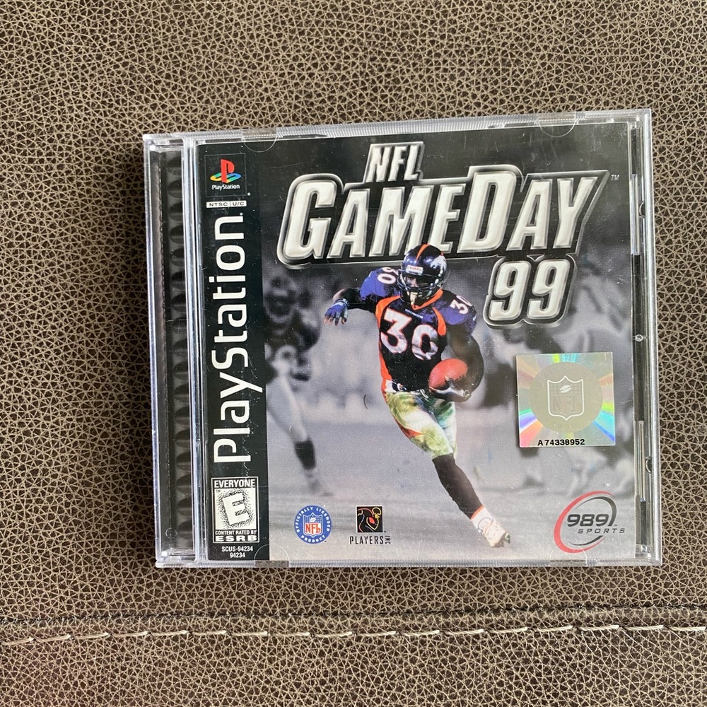 NFL GameDay 99 – PlayStation (PS1)